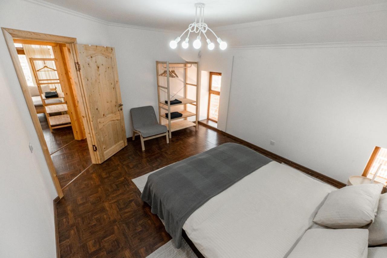 Albergue Modern Loft Lighthouse Karakol Exterior foto