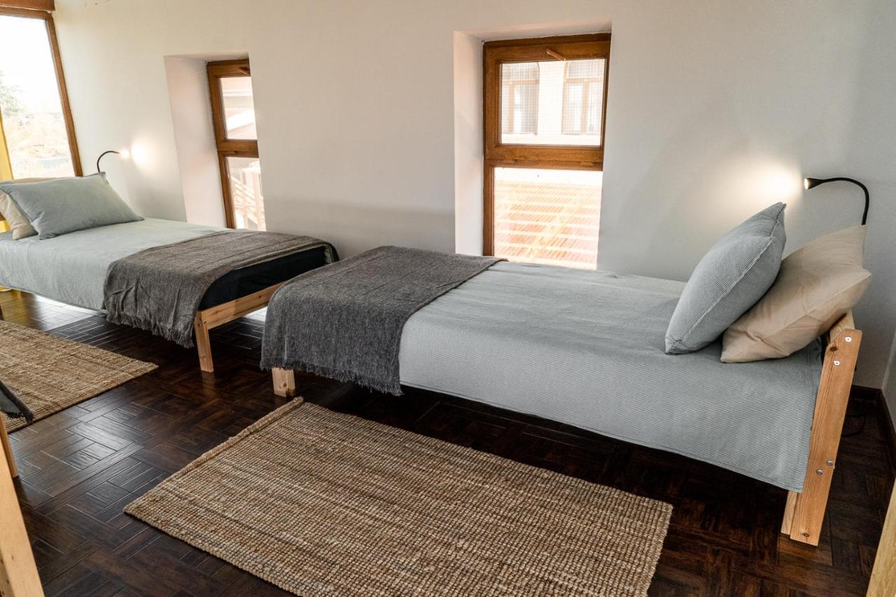 Albergue Modern Loft Lighthouse Karakol Exterior foto